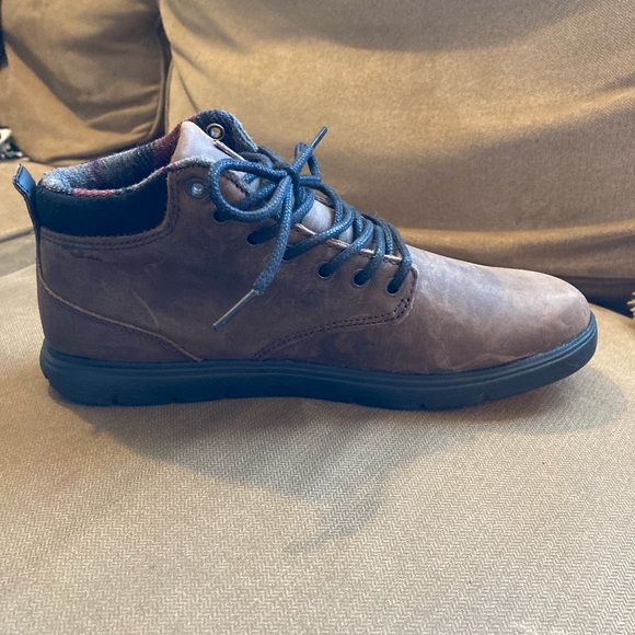 New with tags and box!! 👟 size 7 (mens) Emerica wind cruisers - Picture 2 of 4